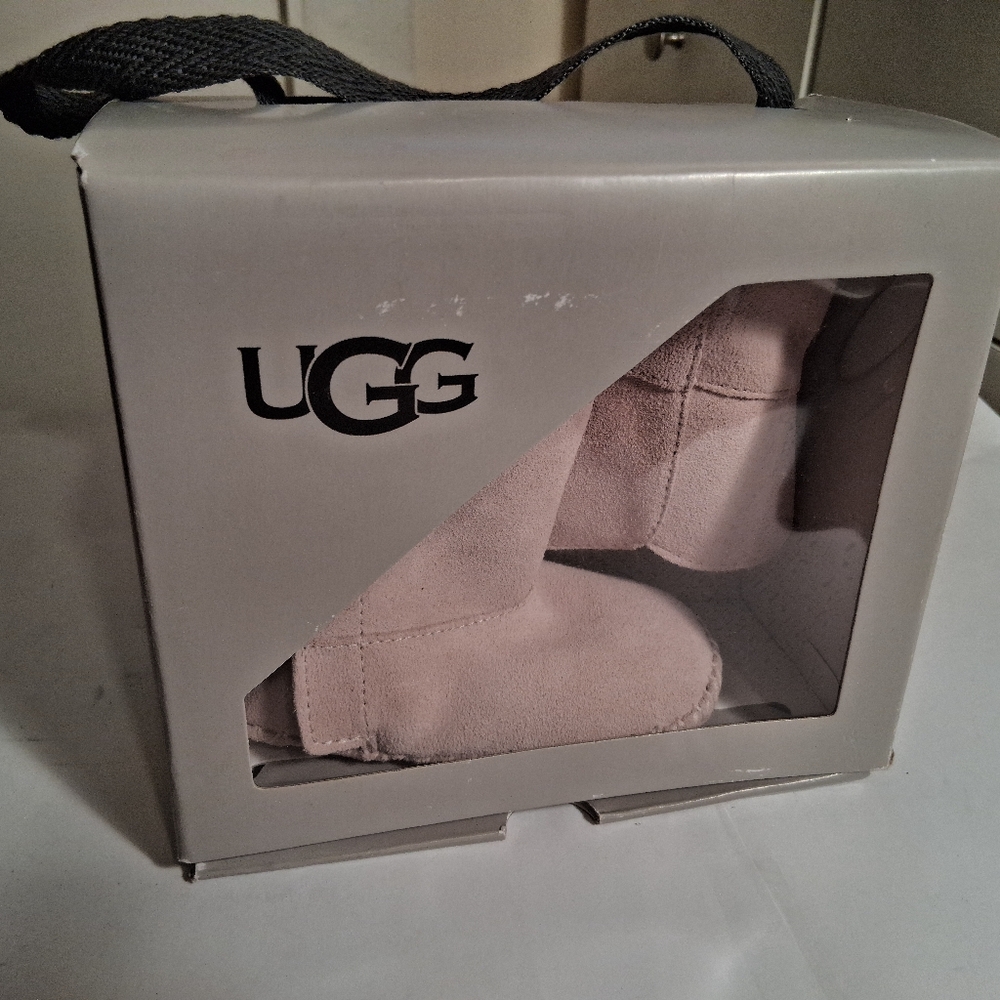 UGG Baby Pink Boots With Fleece Lining New Display - Picture 2 of 14
